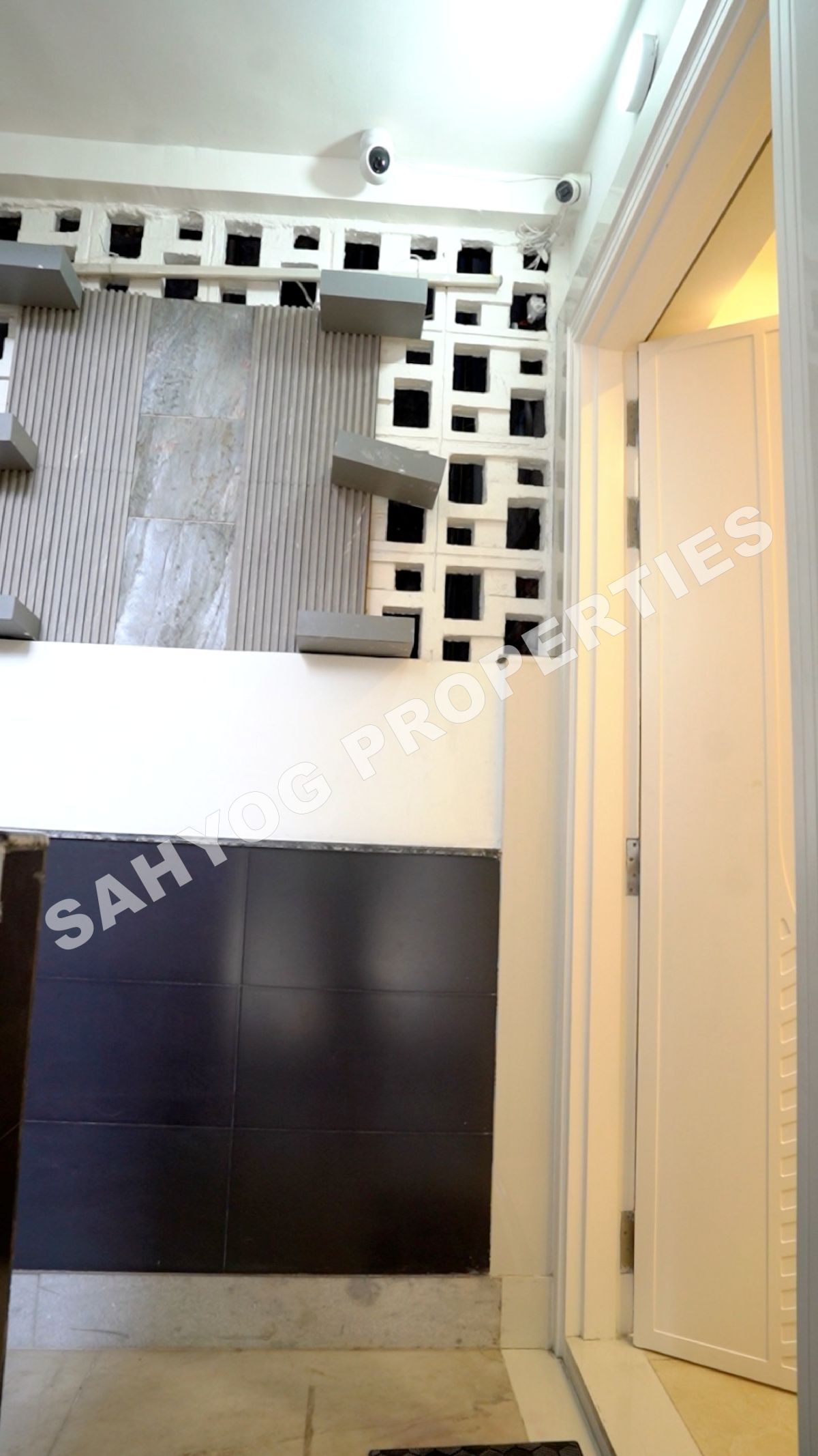 RESIDENTIAL PROJECT IN PITAMPURA